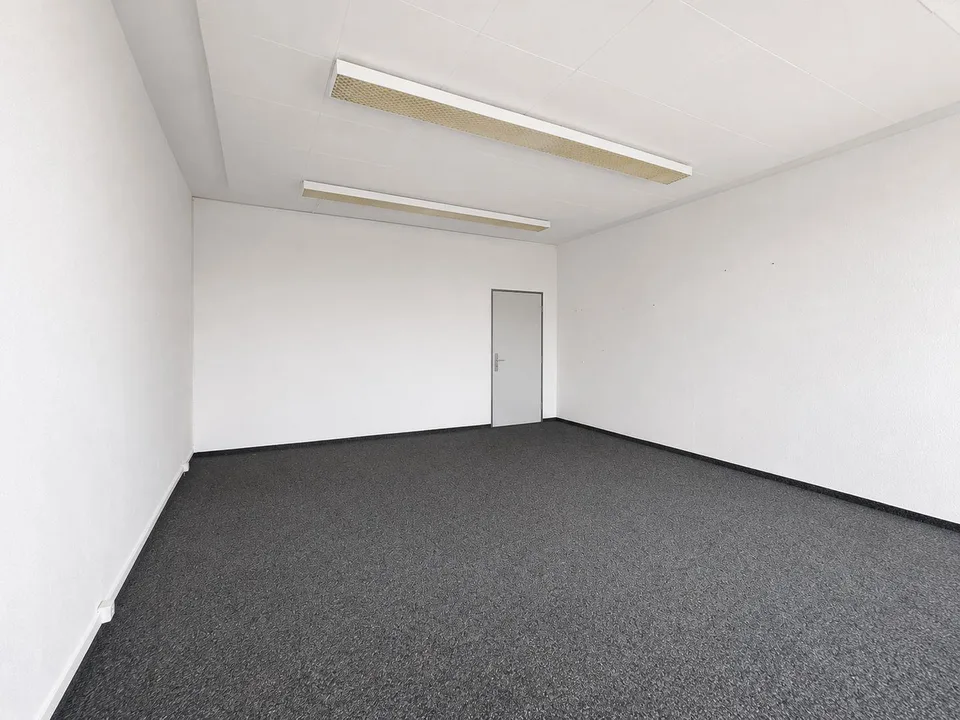 125 m² Bürofläche mit 4 Büroräumen in Regensdorf! – Foto 6 von 8