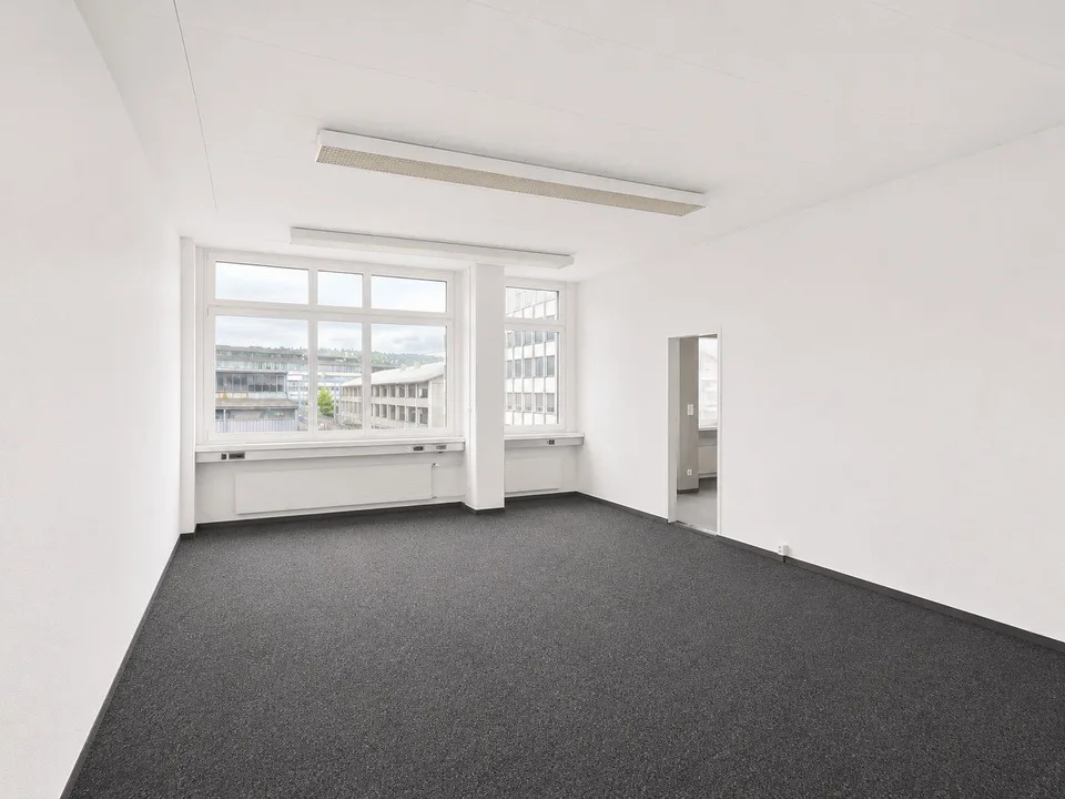 125 m² Bürofläche mit 4 Büroräumen in Regensdorf!