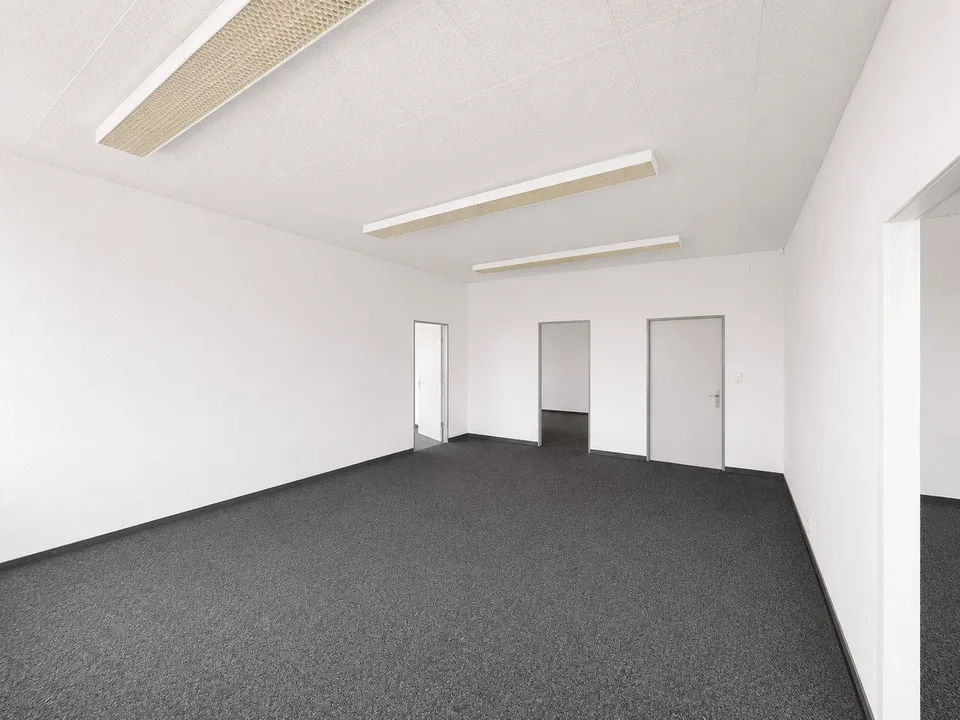 125 m² Bürofläche mit 4 Büroräumen in Regensdorf!