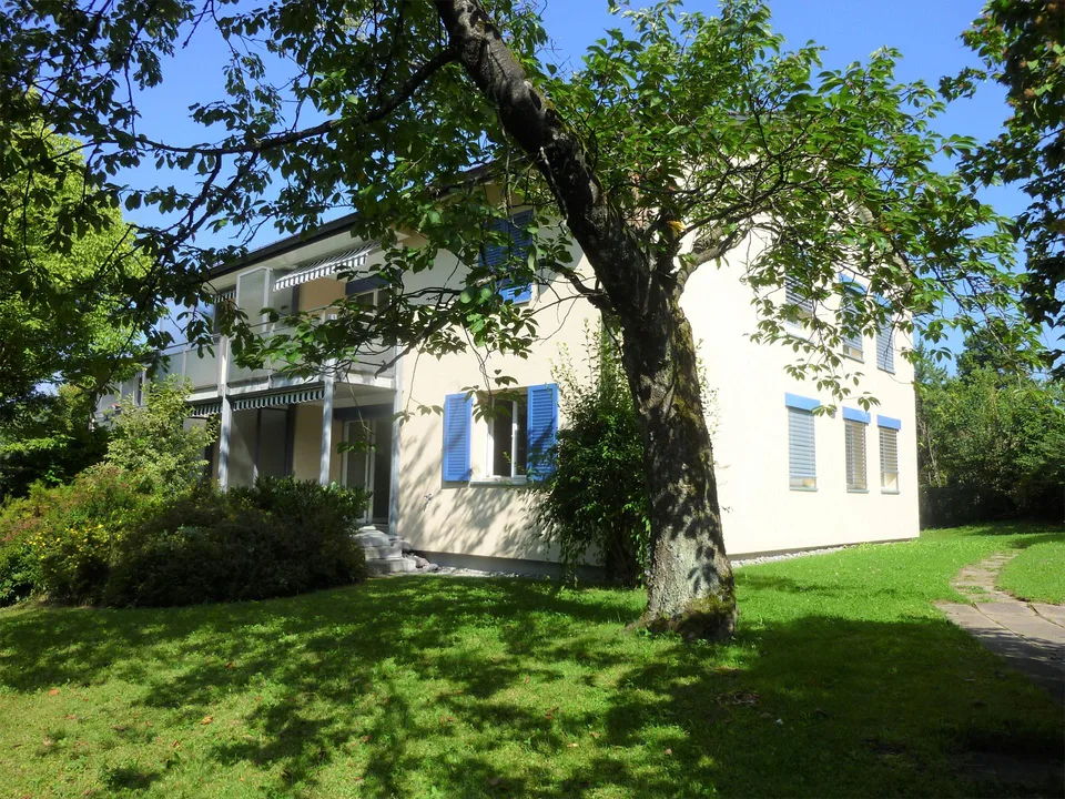 Helle Wohnung mit Blick ins Grüne