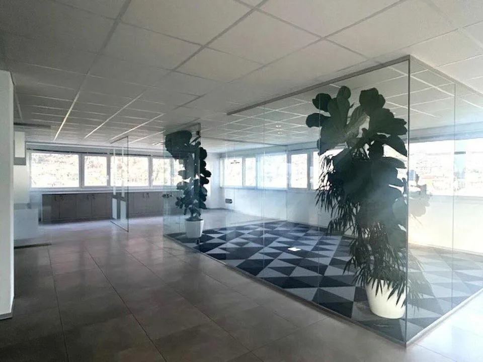 UFFICI E SPAZI COMMERCIALI IN MODERNO STABILE – foto 7 di 18