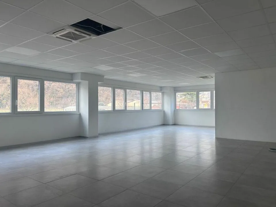 UFFICI E SPAZI COMMERCIALI IN MODERNO STABILE – foto 14 di 18