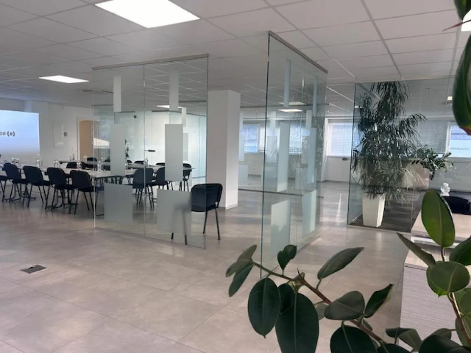 UFFICI E SPAZI COMMERCIALI IN MODERNO STABILE – foto 9 di 18