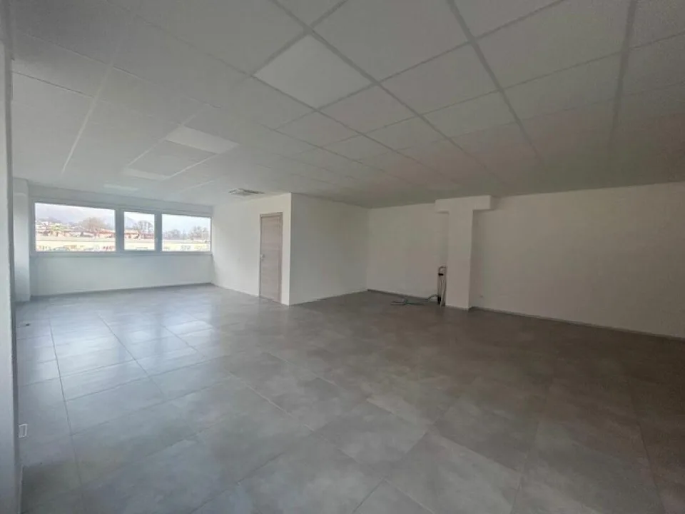 UFFICI E SPAZI COMMERCIALI IN MODERNO STABILE – foto 13 di 18