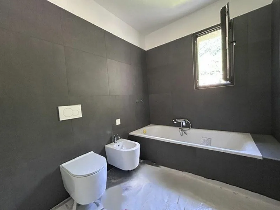 NUOVO ATTICO 3.5 LOCALI CON ROOFTOP DI 38MQ VISTA LAGO