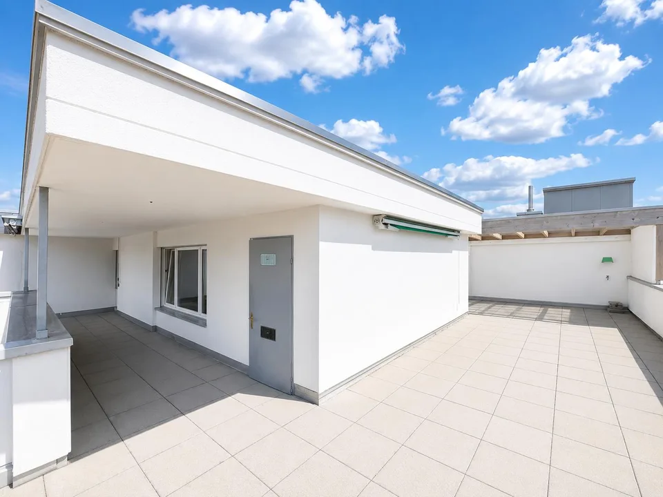Helle 5.5 Zimmer-Attikawohnung mit Traumterrasse zu vermieten!