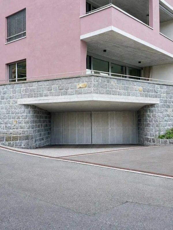 Tiefgaragenparkplätze zu vermieten