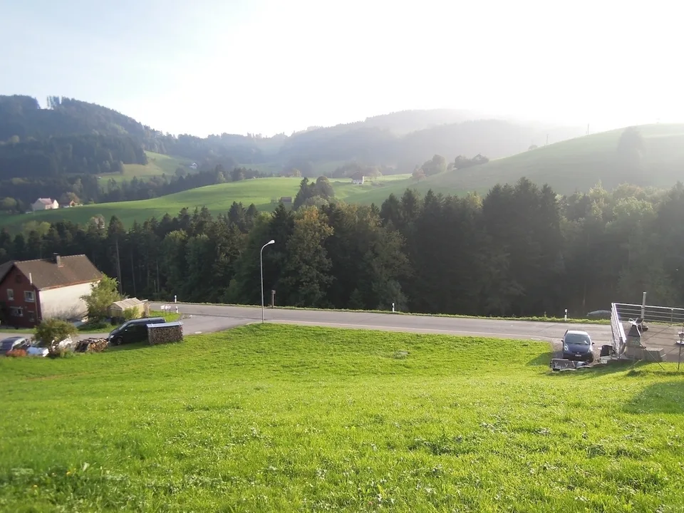 Aussichtsreiches Wohnen im kühlen Haus am Sonnenhang