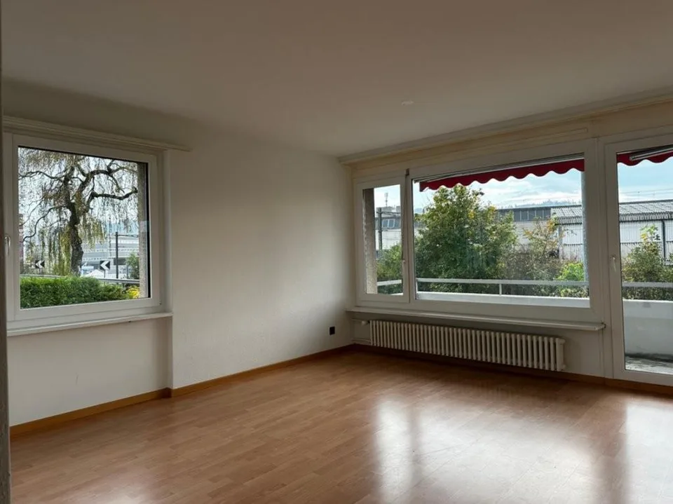 Grosszügige 3.5 Zimmer Wohnung