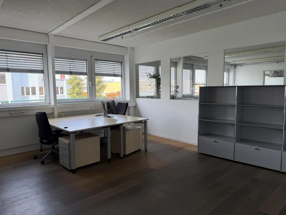 Grosszügige, helle Büroflächen