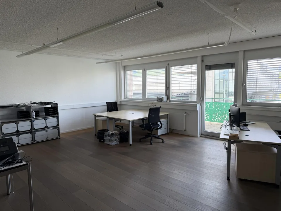 Grosszügige, helle Büroflächen