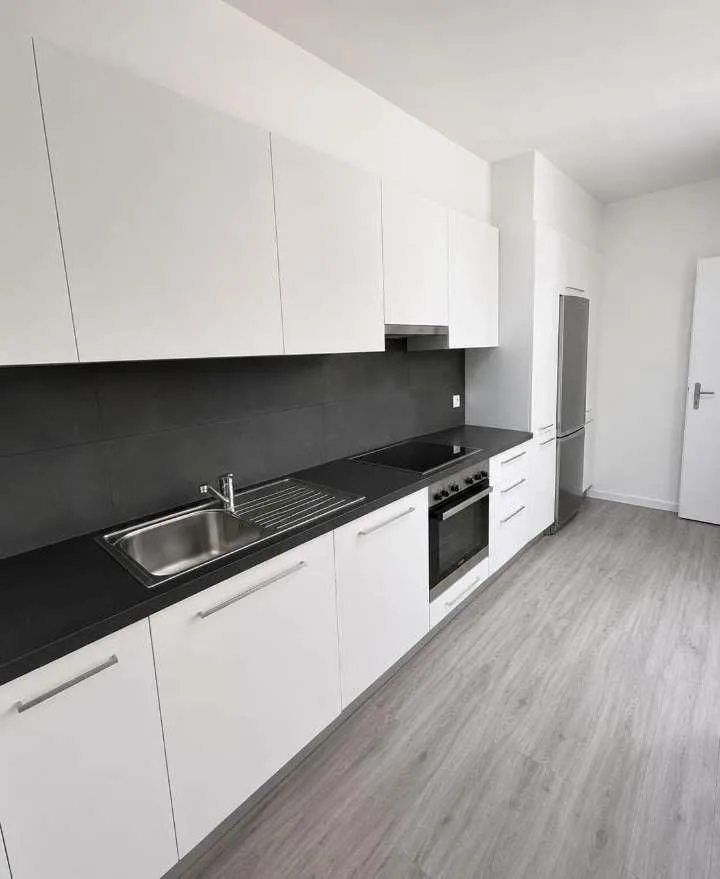 4.5 LOCALI A MENDRISIO - SPAZIO, LUMINOSITÀ E COMFORT A PREZZO IMBATTI