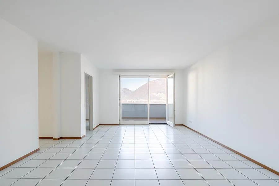 3.5 LOCALI CON VISTA LAGO A SAN NAZZARO