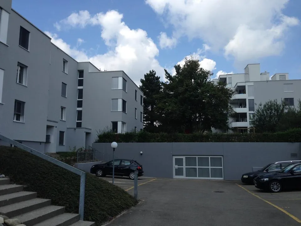 Aussenparkplatz im Herzen von Dübendorf