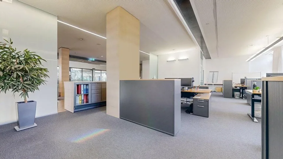 316 m2 Gewerbe- / Praxisfläche im Inside Dübendorf