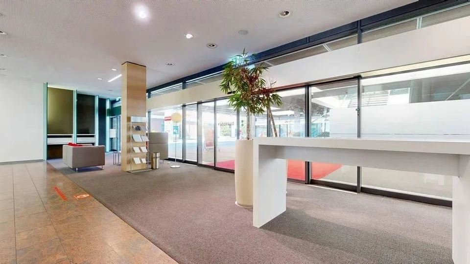 Lichtdurchflutetes Büro im Businessquartier Dübendorf – foto 10 di 12