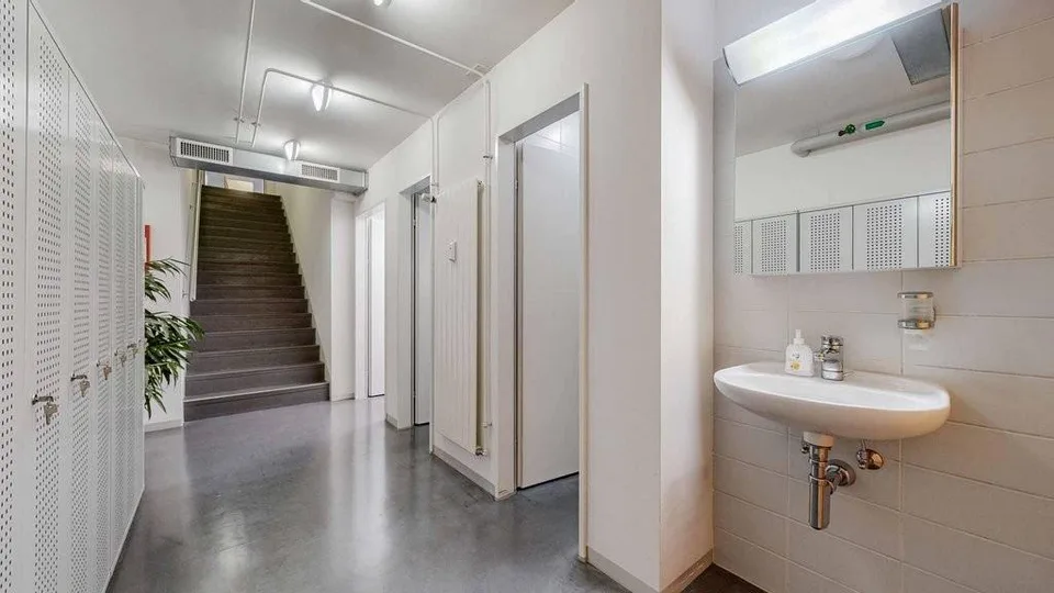 Lichtdurchflutetes Büro im Businessquartier Dübendorf – foto 9 di 12