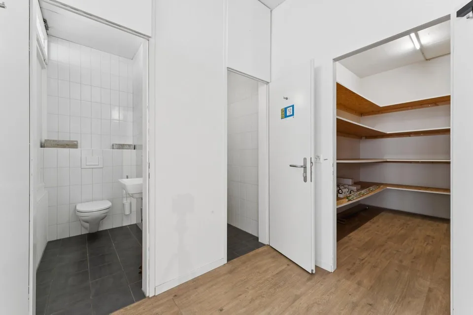 Sichtbare Gewerbefläche mit vielseitigem Nutzungspotenzial an zentr... – foto 6 di 7
