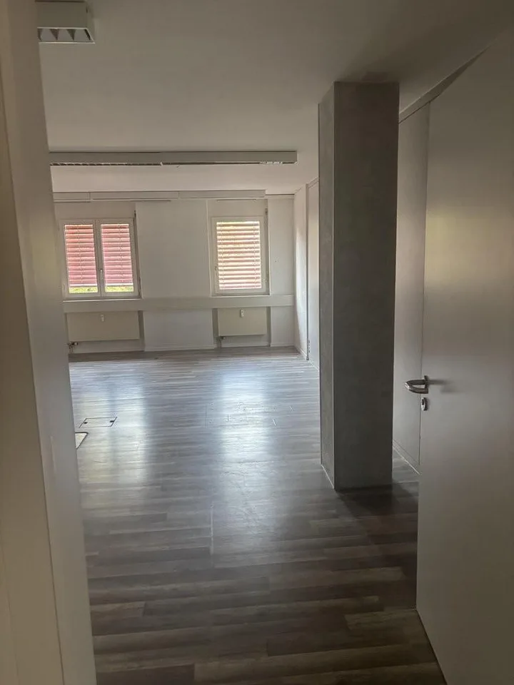 Schöner, heller Gewerberaum an guter Lage zu vermieten! – Foto 6 von 7