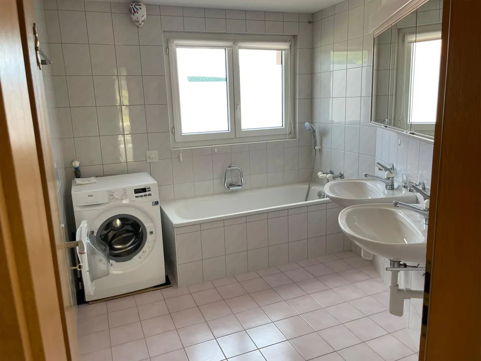 Modernes Wohnen im Erdgeschoss mit Garten & Komfort