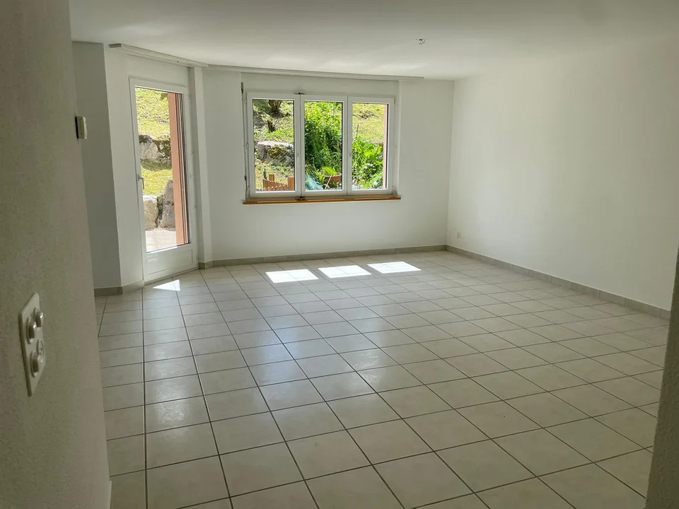 Modernes Wohnen im Erdgeschoss mit Garten & Komfort