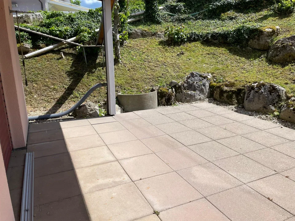 Modernes Wohnen im Erdgeschoss mit Garten & Komfort