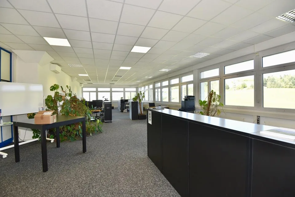Moderne, voll ausgebaute Büroräumlichkeiten (260 m2)