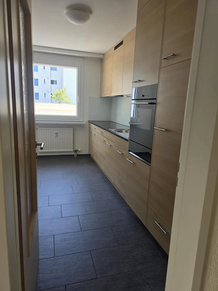 grosse, ruhige 4-Zimmer-Wohnung