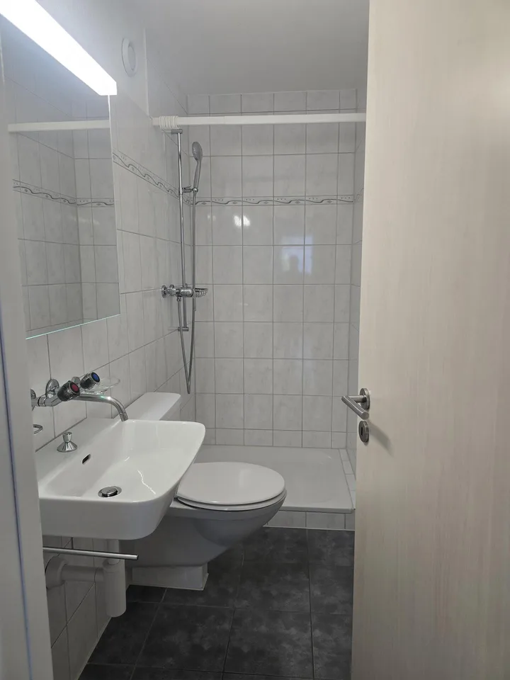 grosse, ruhige 4-Zimmer-Wohnung