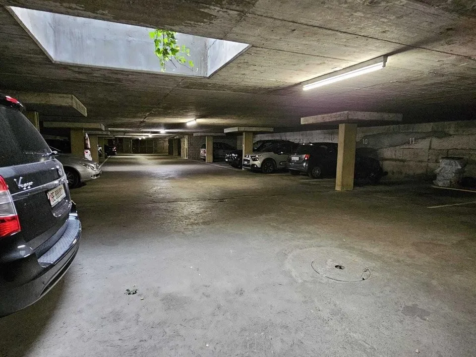 Einstellhallenplatz zu vermieten