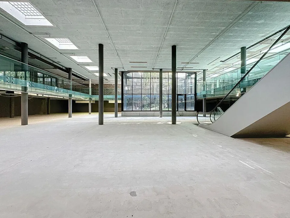 Surface unique de 2'500 m², divisible, au centre de Lausanne