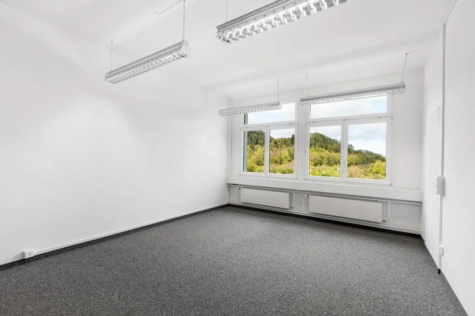 Bereit für Ihren Neustart ! Ausgebaute Bürofläche im 4. Obergeschoss