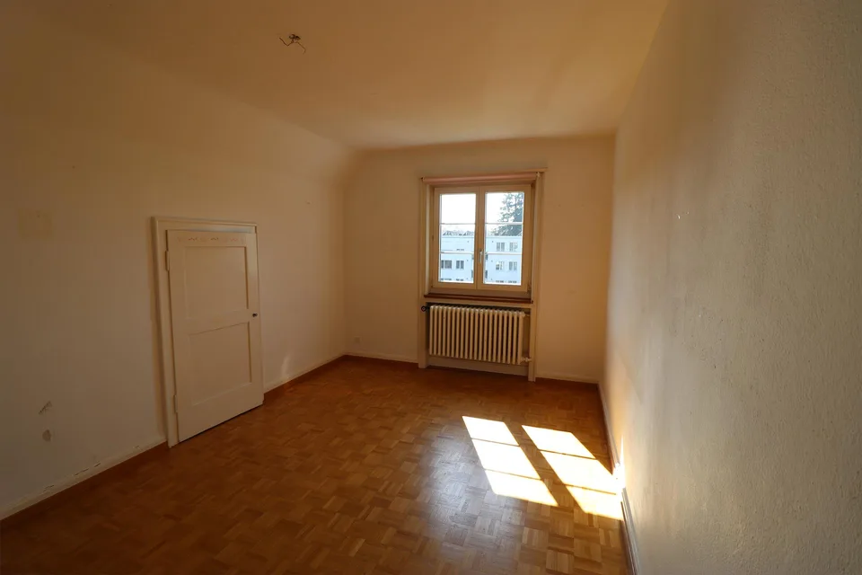 5.5 Zimmerwohnung in schöner Villa