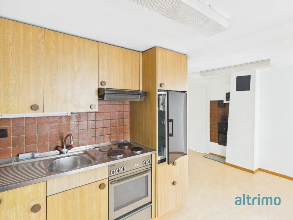 helle und gemütliche Altbau 4.5 Zimmer-Wohnung im 2. OG