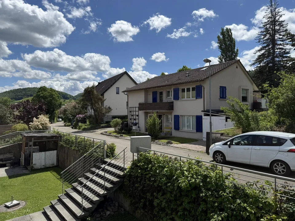 4.5-Zimmerwohnung mit zusätzlichem Mansardenzimmer, an ruhigster Lage