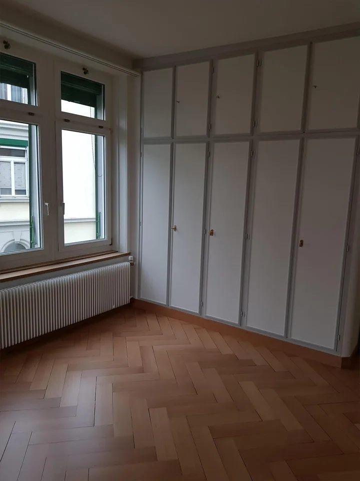riesige herrschaftliche 3½-ZR Stadt-Wohnung mit  Balkon und Garten