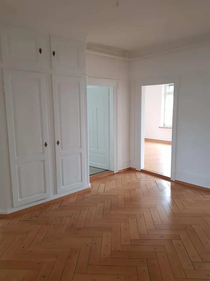 riesige herrschaftliche 3½-ZR Stadt-Wohnung mit  Balkon und Garten