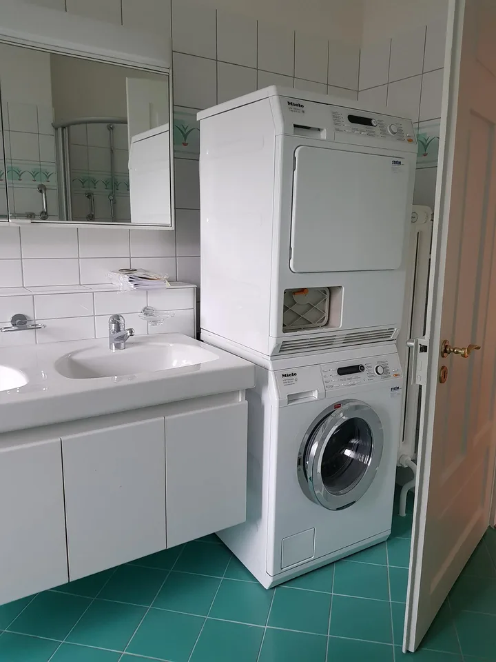 riesige herrschaftliche 3½-ZR Stadt-Wohnung mit Balkon und Garten – foto 10 di 10