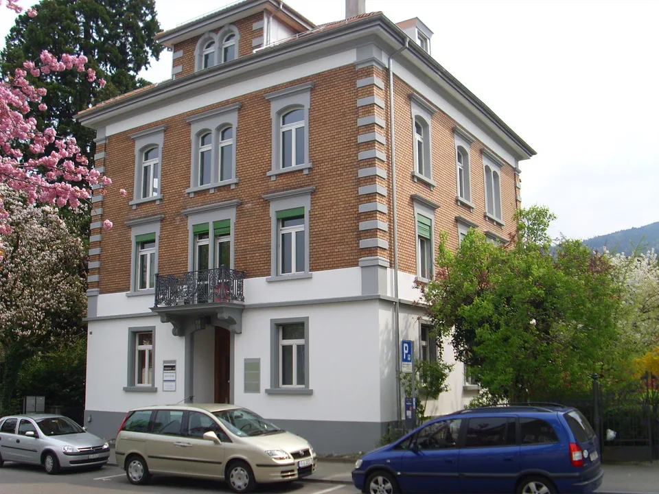 riesige herrschaftliche 3½-ZR Stadt-Wohnung mit  Balkon und Garten