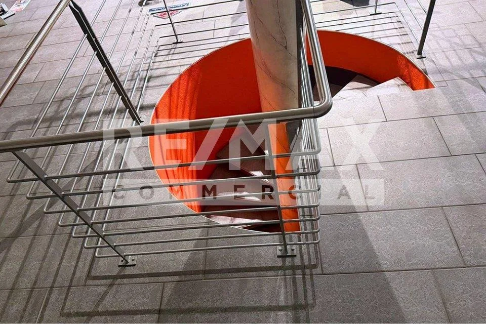 Repräsentatives Ladenlokal an zentraler Lage mit maximaler Sichtbar...