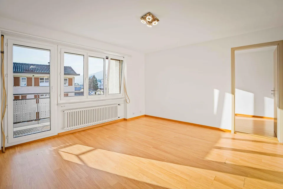 praktische, helle Wohnung in renovierter Liegenschaft