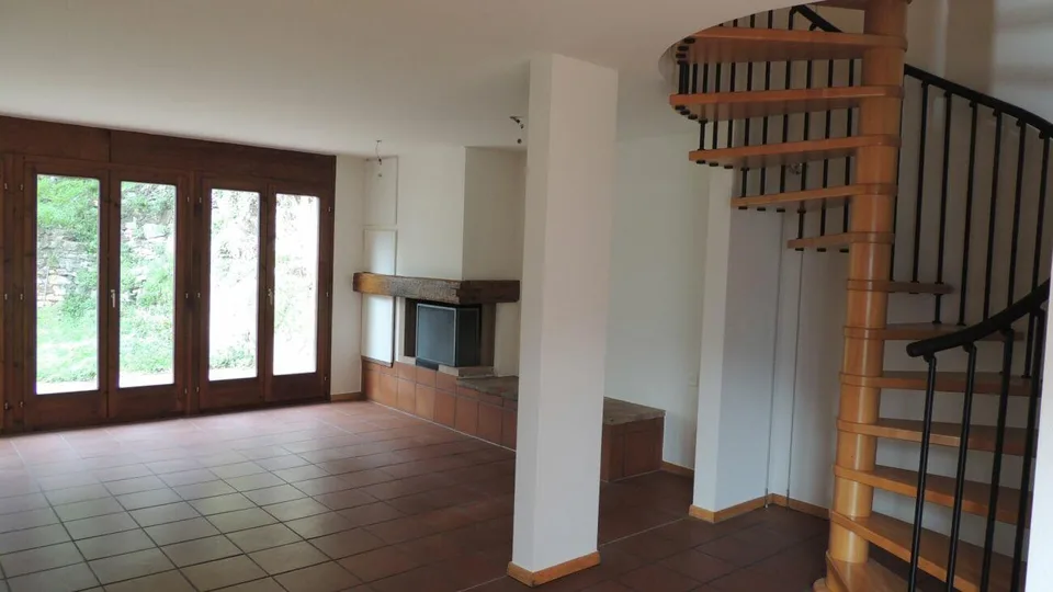 Casa monofamiliare di 5 locali, giardino e piacevole vista aperta