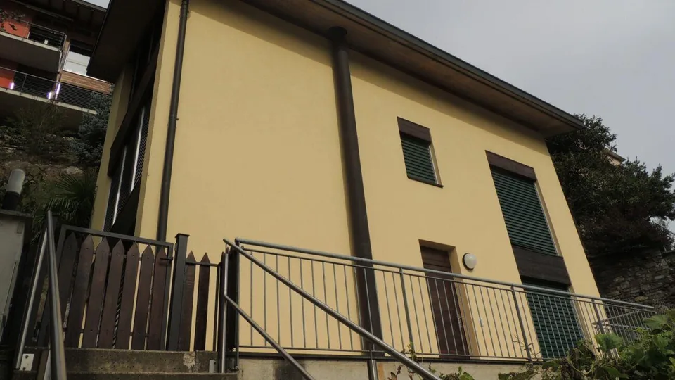 Casa monofamiliare di 5 locali, giardino e piacevole vista aperta