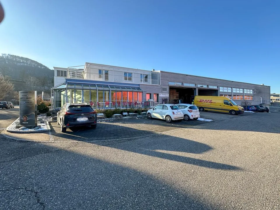 Diverse Weinkeller an zentraler Lage in Arisdorf