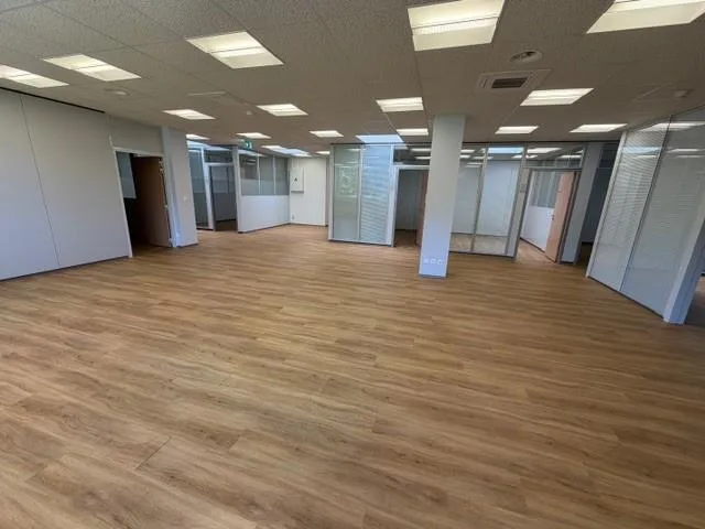 Chemin de la Combeta 5 - Bel immeuble représentatif pour bureaux, a...