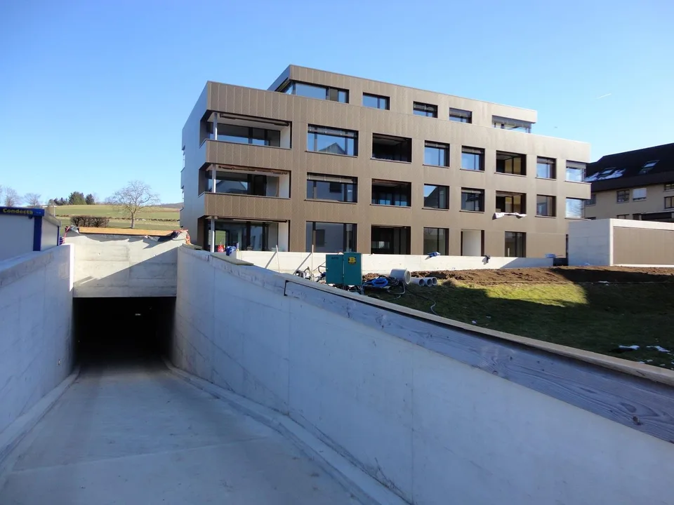 Einstellplätze zu vermieten – Kirchweg 20a, Ehrendingen