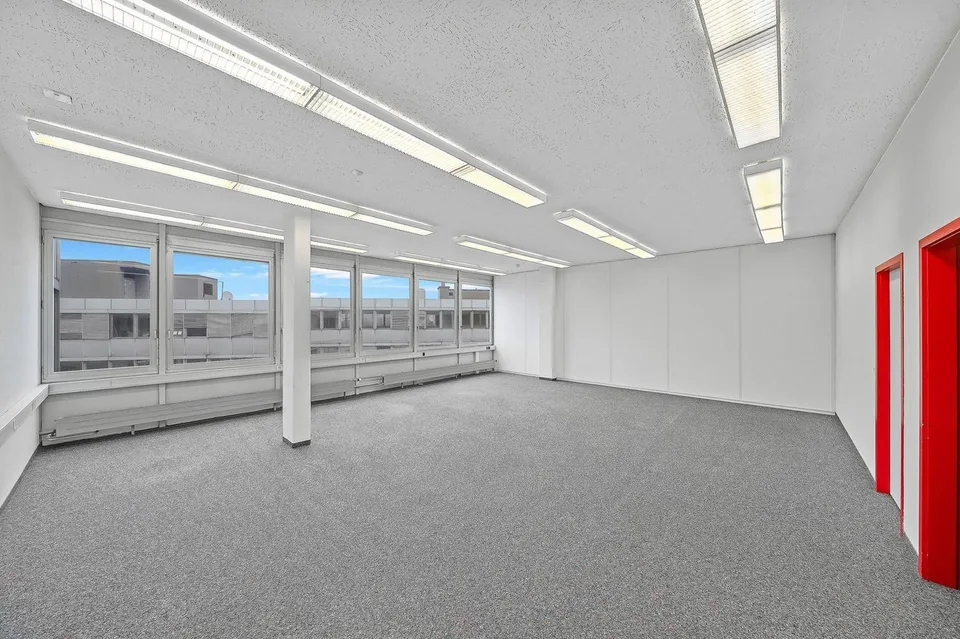 "Schicke Bürofläche hoch über Glattbrugg!" – Foto 9 von 15