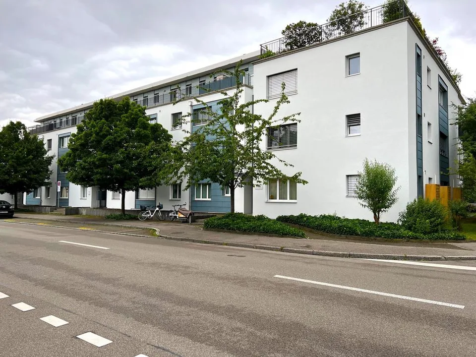 Parkplatz in Dorfnähe