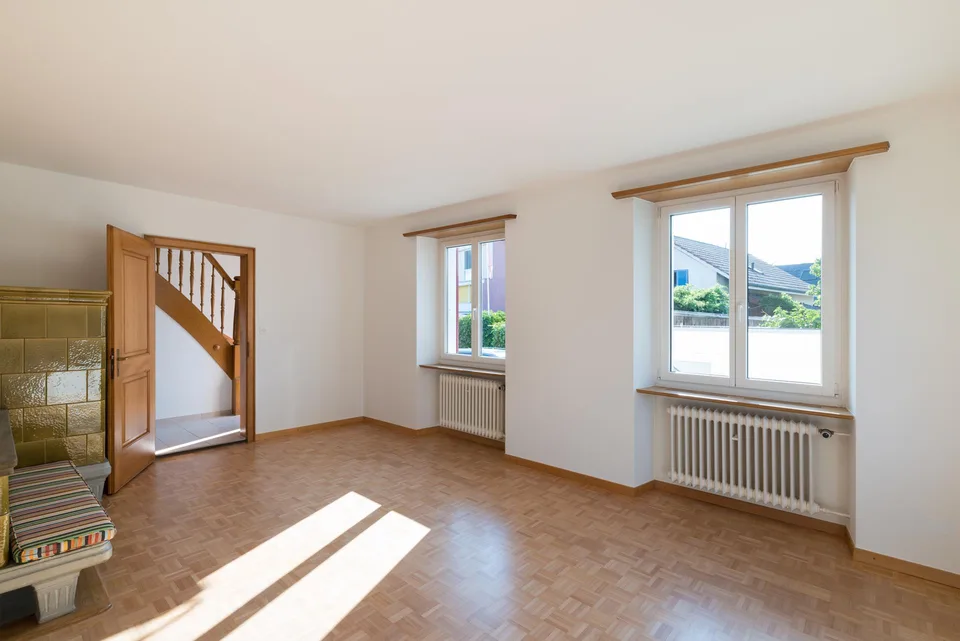 5-Zimmer-Einfamilienhaus 180 m2 im Dorfkern Therwil nähe ÖV – photo 6 sur 12