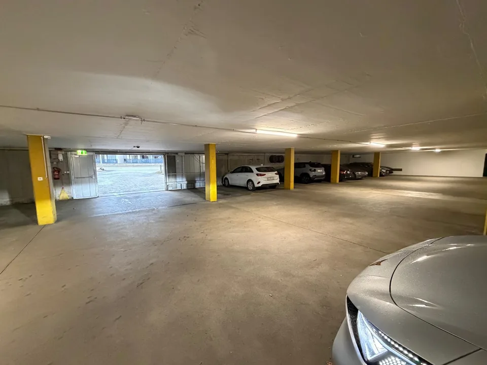 Garagen-Parkplätze zu vermieten